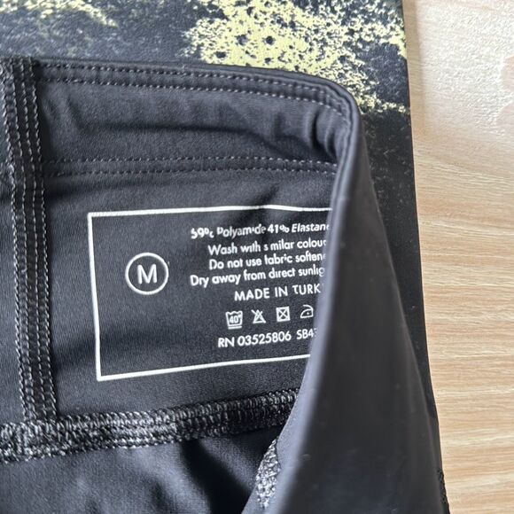 Zero Gravity High-Waisted Running Leggings In All Black Size Medium - Picture 11 of 11